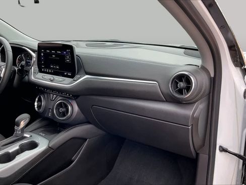Certified 2024 Chevrolet Blazer LT w/ Convenience Package FWD image 17