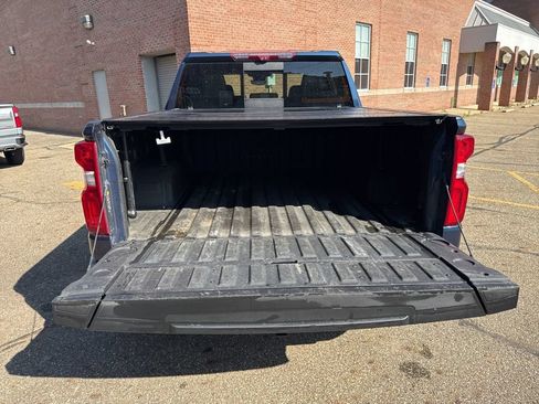 Used 2022 Chevrolet Silverado 1500 High Country w/ Technology Package AWD/4WD image 10