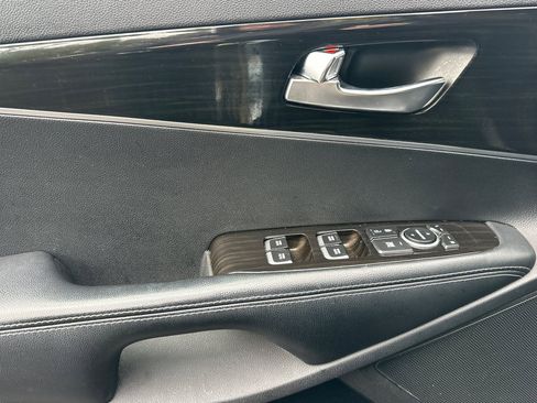 Used 2020 Kia Sorento S image 11