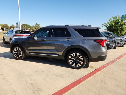 Used 2025 Ford Explorer Platinum w/ LUX Leather Package AWD/4WD image 4