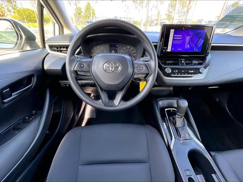 Used 2023 Toyota Corolla LE w/ Carpet Mat Package (TMS) FWD image 5