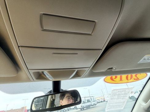 Used 2019 Dodge Grand Caravan SE w/ UConnect Hands-Free Group image 23