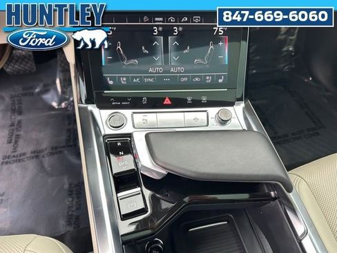 Used 2024 Audi Q8 e-tron Premium Plus w/ Premium Plus Package image 26