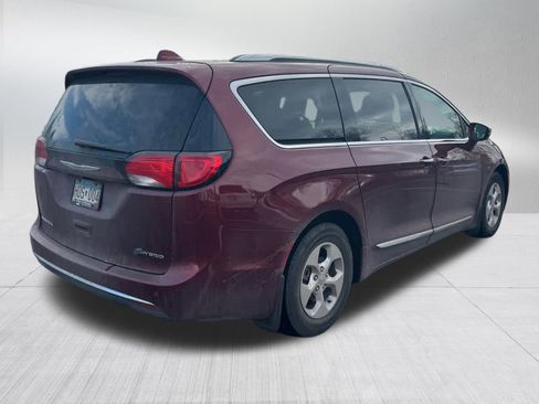Used 2018 Chrysler Pacifica Limited w/ Advanced Safetytec Group image 6