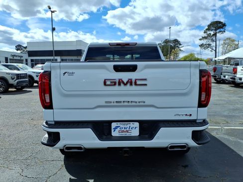 Used 2023 GMC Sierra 1500 AT4 w/ Technology Package image 4