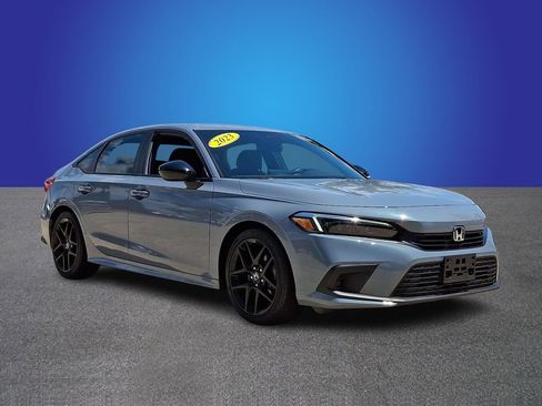 Used 2023 Honda Civic Sport image 3
