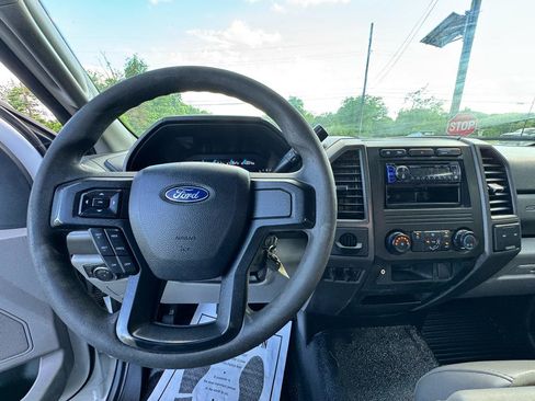 Used 2019 Ford F550 2WD Regular Cab Super Duty image 25