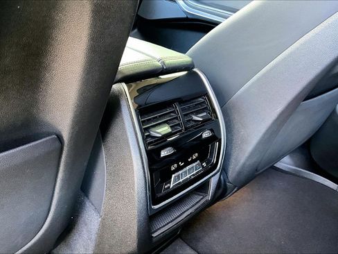 Used 2020 BMW X7 xDrive40i w/ Premium Package image 35