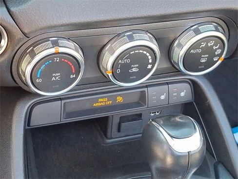 Used 2019 FIAT 124 Spider Lusso w/ Navigation & Sound Group image 14