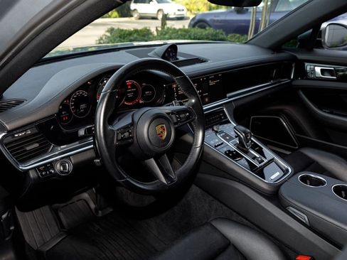 Used 2021 Porsche Panamera image 28