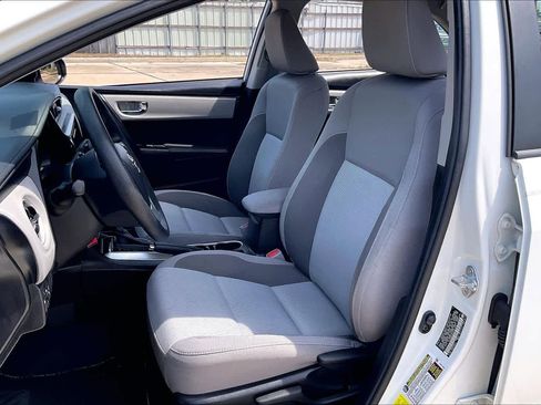 Used 2018 Toyota Corolla LE FWD image 15