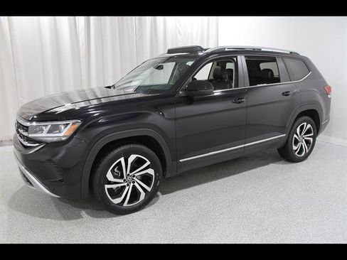 Certified 2022 Volkswagen Atlas SEL image 3