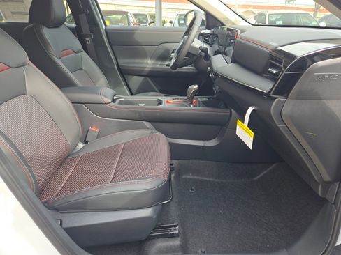 New 2026 Nissan Kicks SR image 19