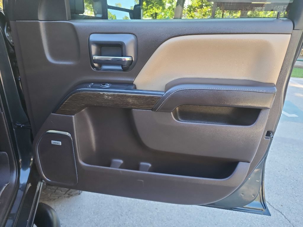 Used 2017 GMC Sierra 2500 Denali w/ Duramax Plus Package AWD/4WD image 36