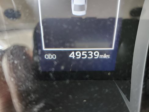 Used 2020 Toyota Camry LE image 21