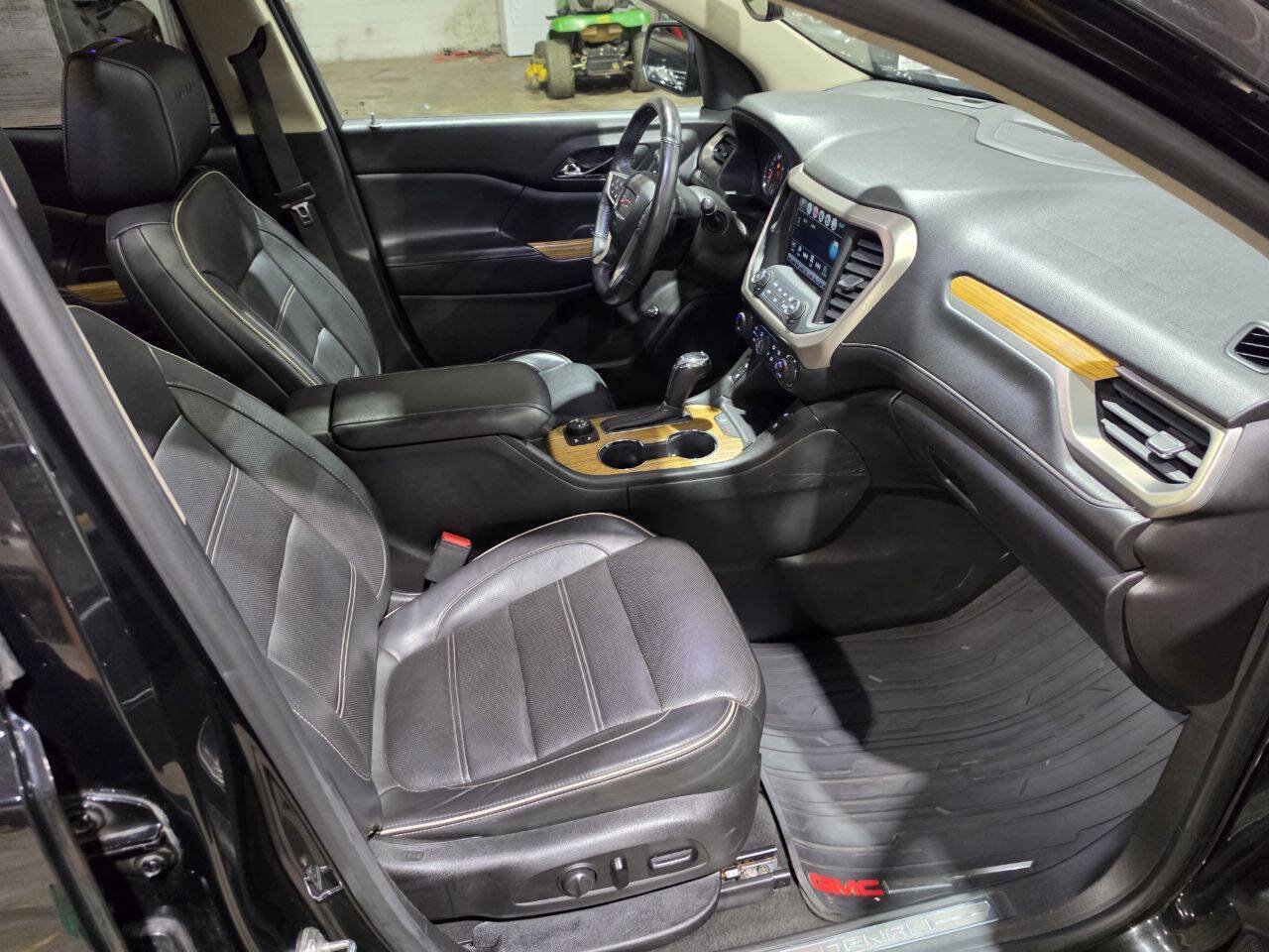 Used 2017 GMC Acadia Denali w/ LPO, Protection Package AWD/4WD image 35