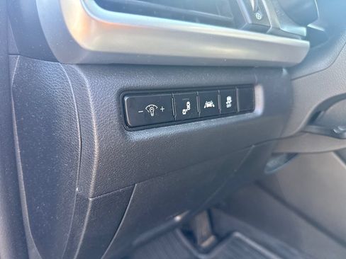 Used 2020 Kia Telluride LX FWD image 16