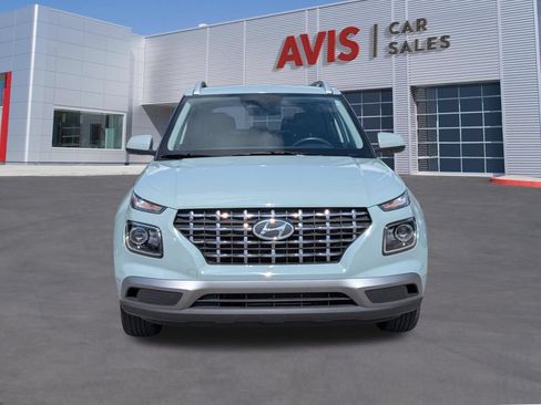 Used 2025 Hyundai Venue SEL FWD image 2