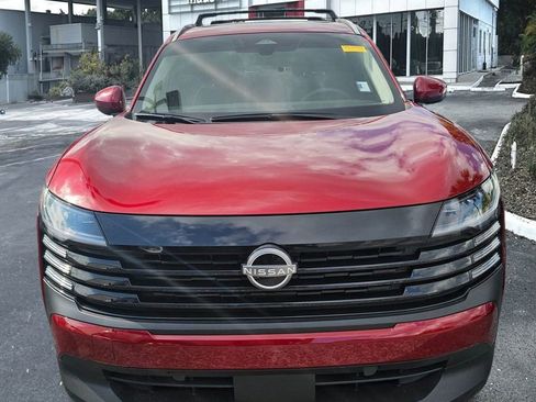 Certified 2025 Nissan Kicks SV w/ SV Premium Package image 3