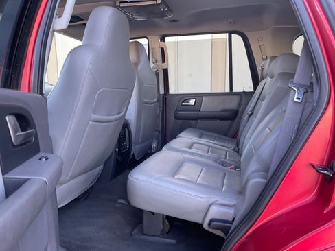 Used 2003 Ford Expedition XLT image 16