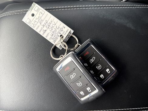 Used 2025 Jeep Grand Cherokee Limited RWD image 21