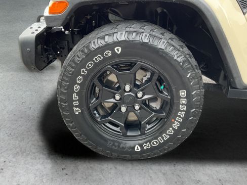 Used 2022 Jeep Gladiator Sport AWD/4WD image 26
