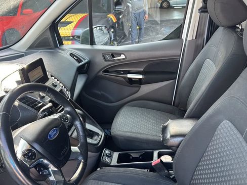 Used 2019 Ford Transit Connect XLT image 30