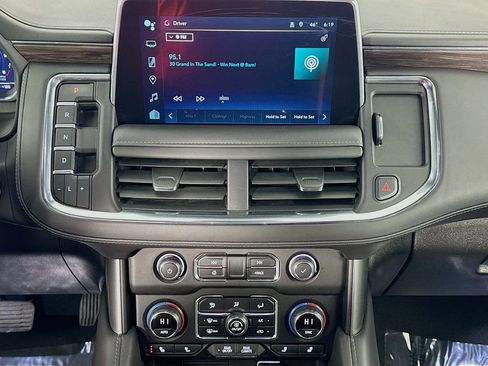 Used 2024 Chevrolet Suburban LT image 36