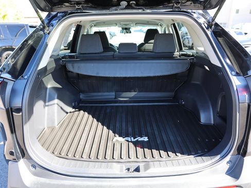 Used 2023 Toyota RAV4 LE image 13