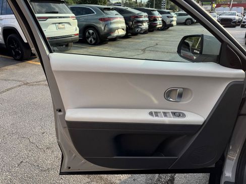 Used 2024 Hyundai Ioniq 5 SEL AWD/4WD image 18