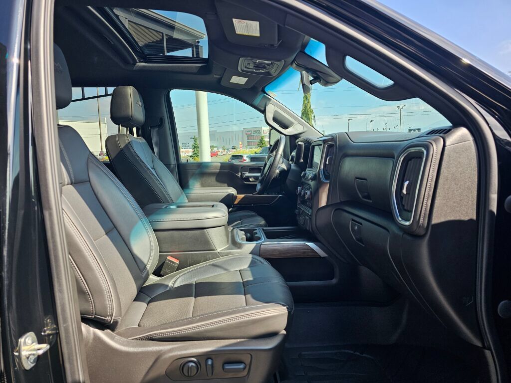 Used 2022 Chevrolet Silverado 2500 High Country w/ Safety Package II AWD/4WD image 11