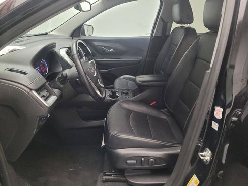 Used 2024 GMC Terrain SLT image 17