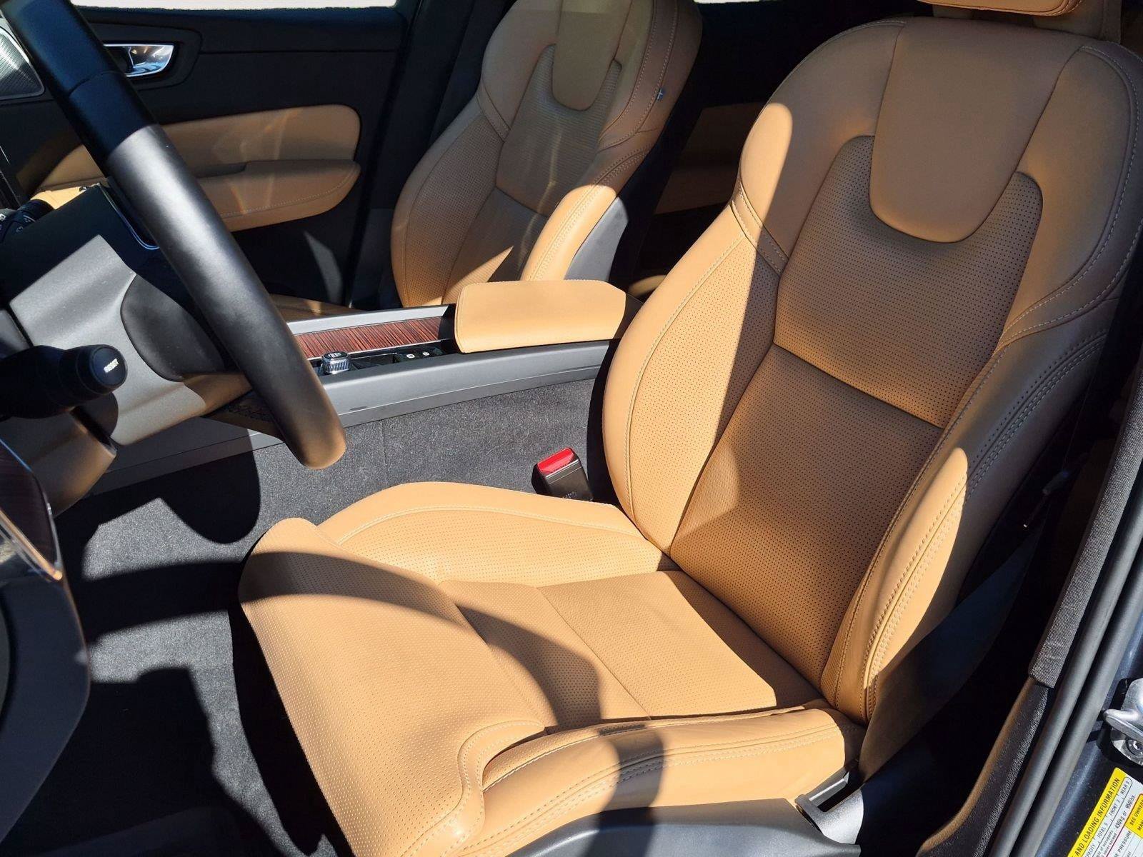 Used 2024 Volvo XC60 B5 Ultimate w/ Protection Package Premier AWD/4WD image 32