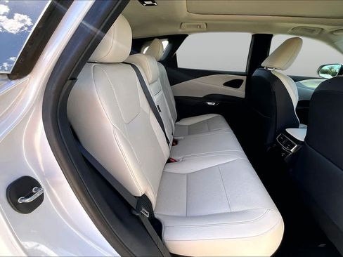 Used 2023 Lexus RX 350 Premium Plus w/ Cold Area Package FWD image 19