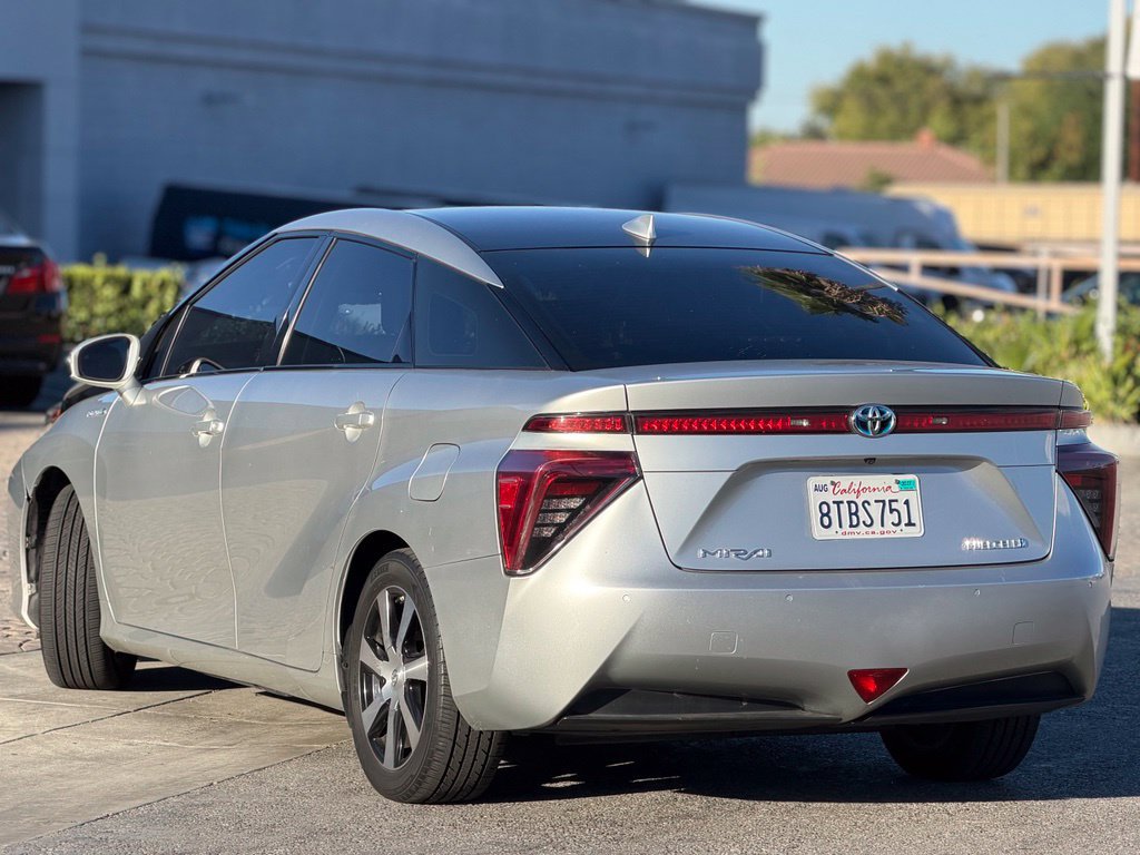 Used 2016 Toyota Mirai FWD image 3