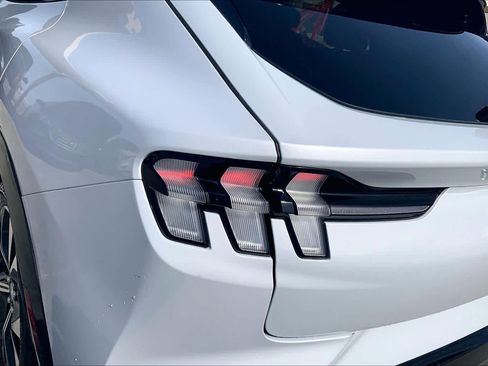 Used 2021 Ford Mustang Mach-E Premium image 28