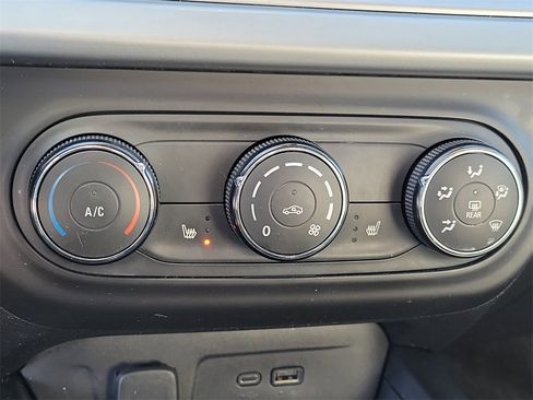 Certified 2024 Chevrolet Trax LS w/ LS Convenience Package image 24