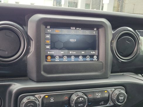 Used 2022 Jeep Gladiator Sport AWD/4WD image 26
