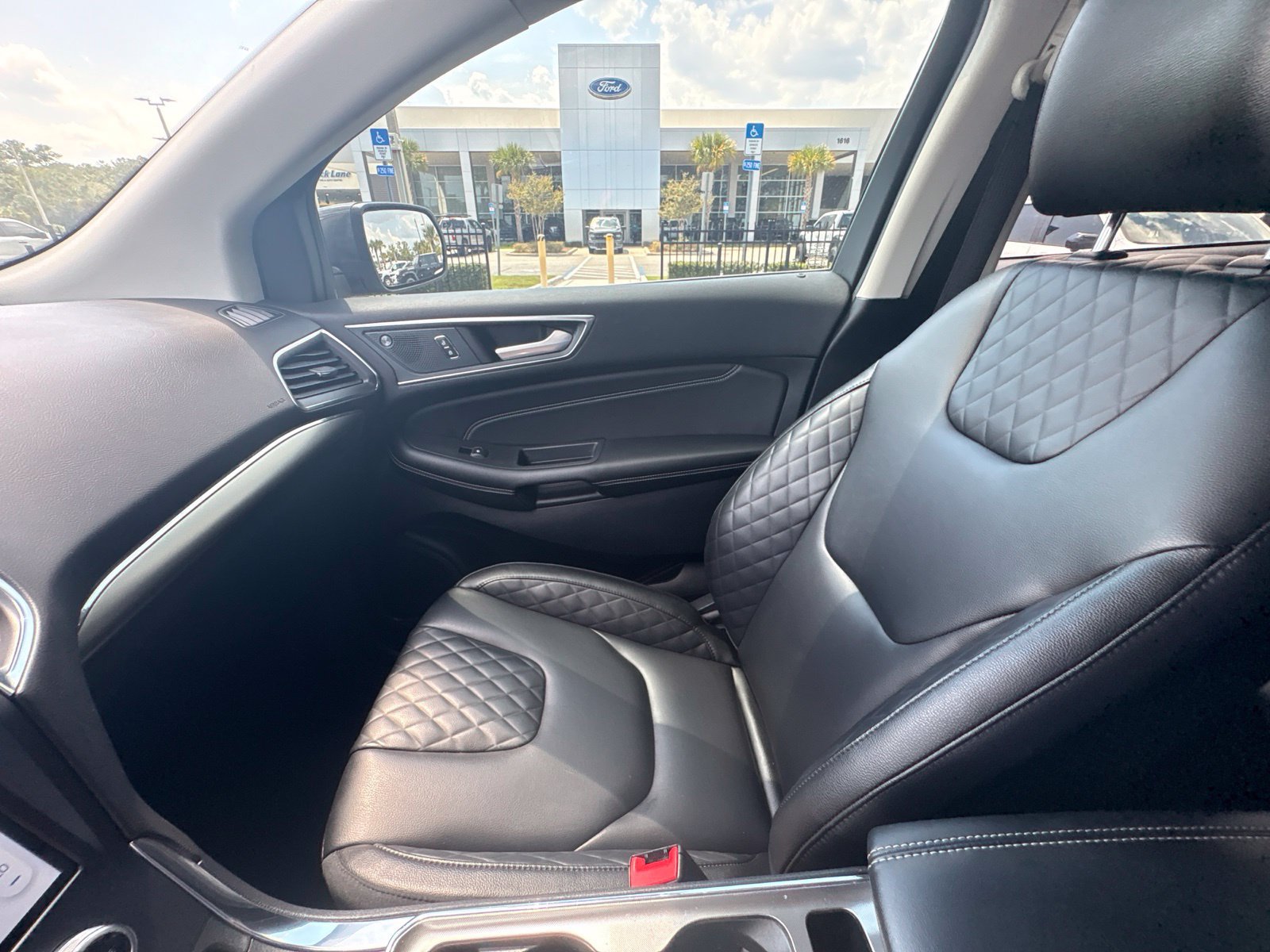 Used 2023 Ford Edge Titanium AWD/4WD image 35