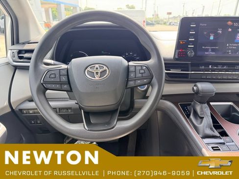 Used 2022 Toyota Sienna LE FWD image 10