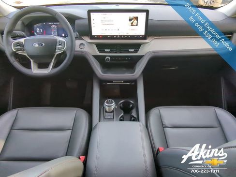 Used 2025 Ford Explorer Active w/ Active Comfort Package image 14