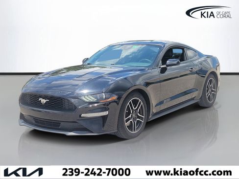 Used 2022 Ford Mustang Premium RWD image 3