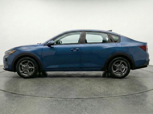 Used 2025 Kia K4 LXS image 5