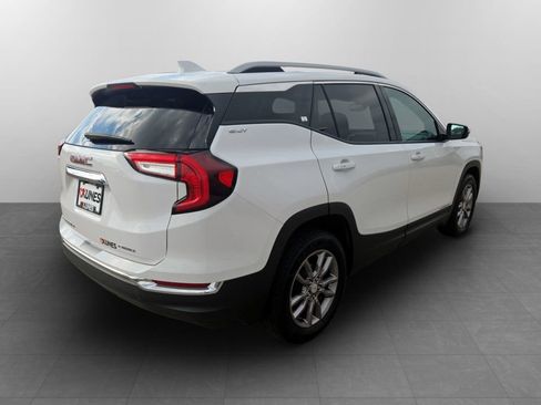 Used 2024 GMC Terrain SLT image 7
