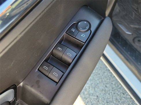 Used 2023 Chevrolet Colorado Z71 w/ Z71 Convenience Package 2 image 13