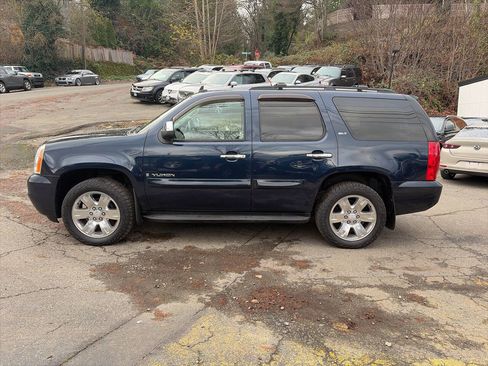 Used 2009 GMC Yukon SLT image 2