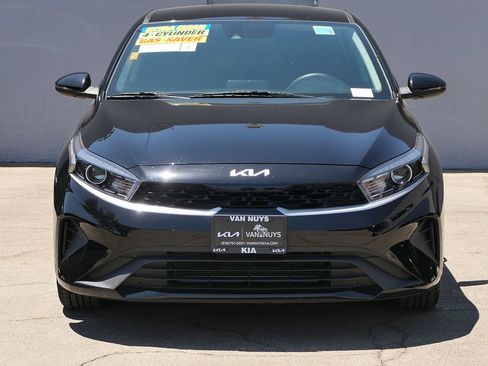 Used 2023 Kia Forte LXS w/ LXS Technology Package FWD image 7