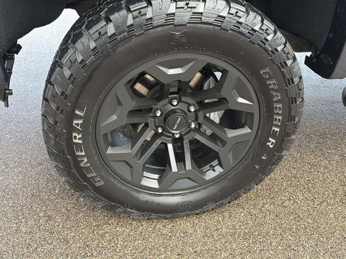 Used 2020 Chevrolet Silverado 1500 RST image 9