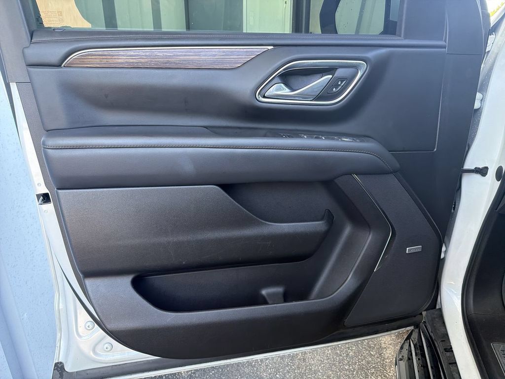 Used 2023 Chevrolet Tahoe High Country AWD/4WD image 23