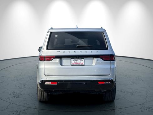 Used 2023 Jeep Wagoneer L 4WD w/ Premium Group I image 5